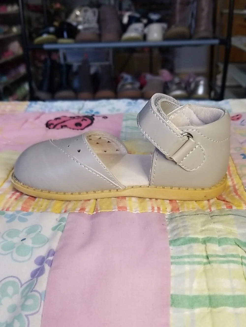 Livie & Luca Light Gray Leather Mary Jane Shoes with Strap Size 5 Luna